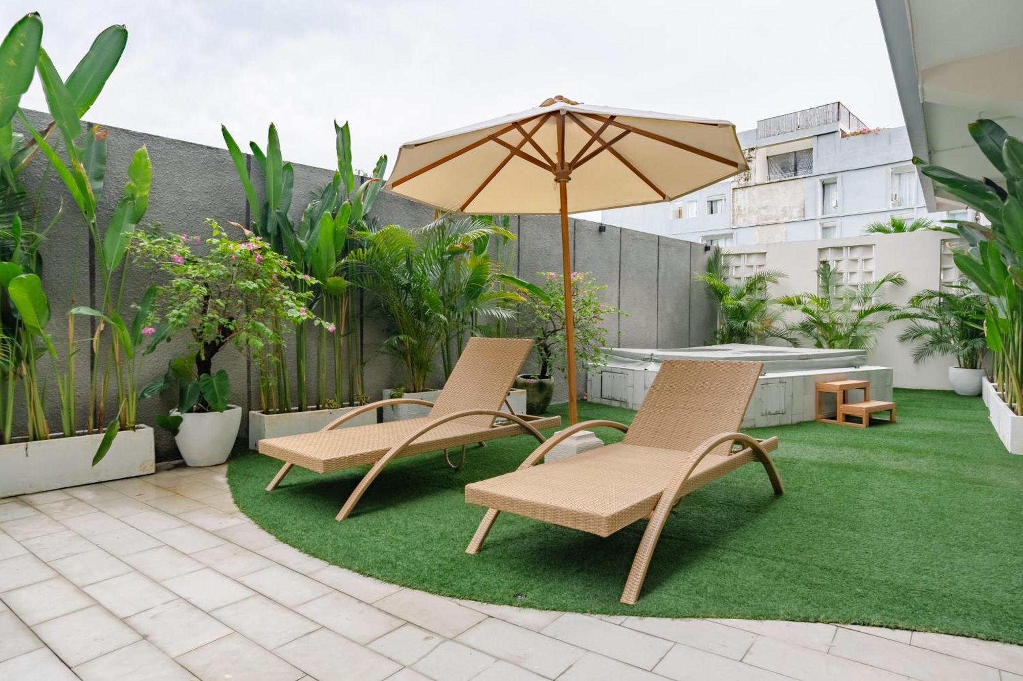 Bali Bustle Sunset Coliving And Coworking Space Legian Esterno foto